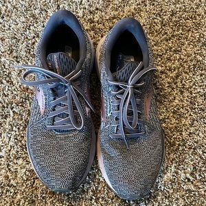 Womens Brooks Adrenaline 21 sneakers gray and purple size 9.5